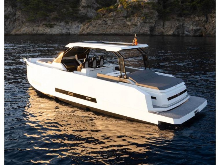 De Antonio Yachts D36 Open