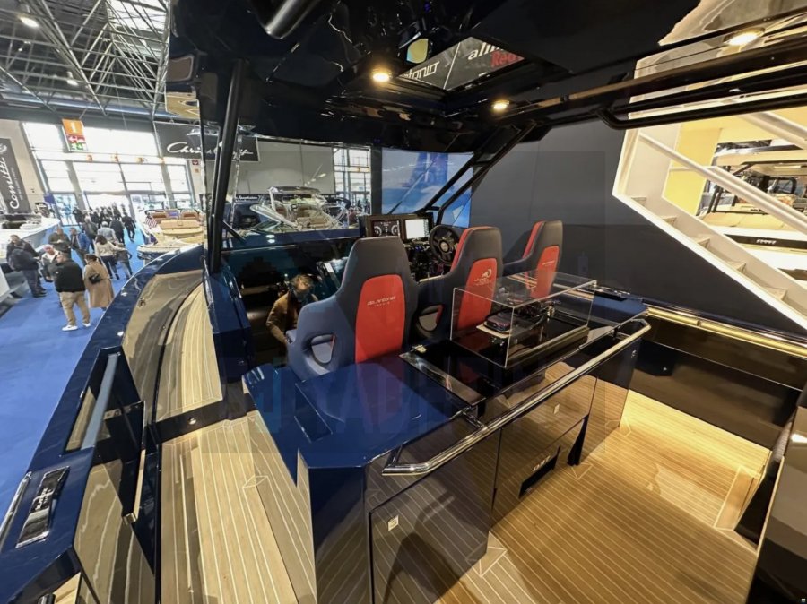 DE ANTONIO YACHTS D37 - 9