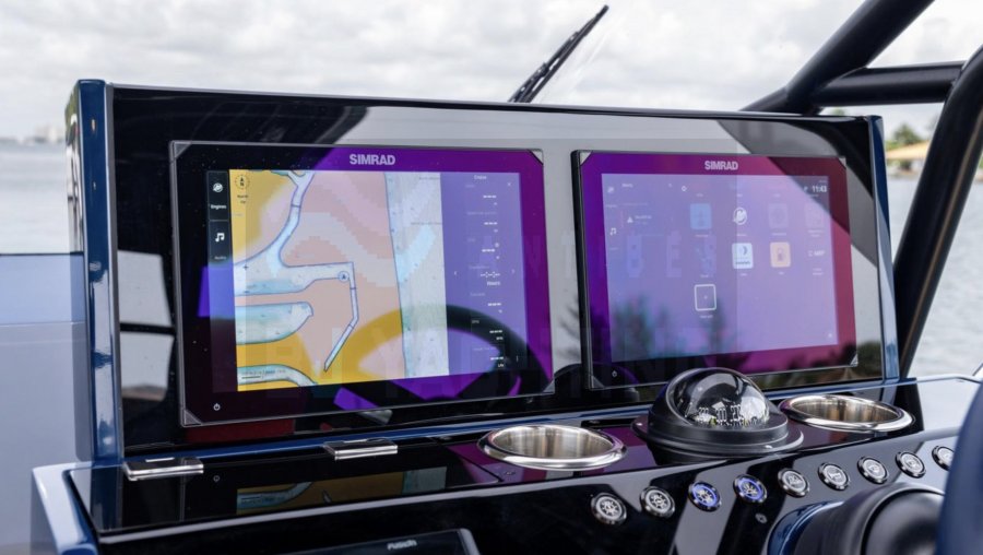DE ANTONIO YACHTS D37 - 13