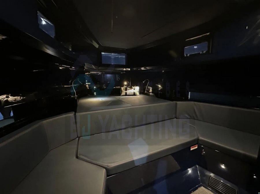 DE ANTONIO YACHTS D37 - 19