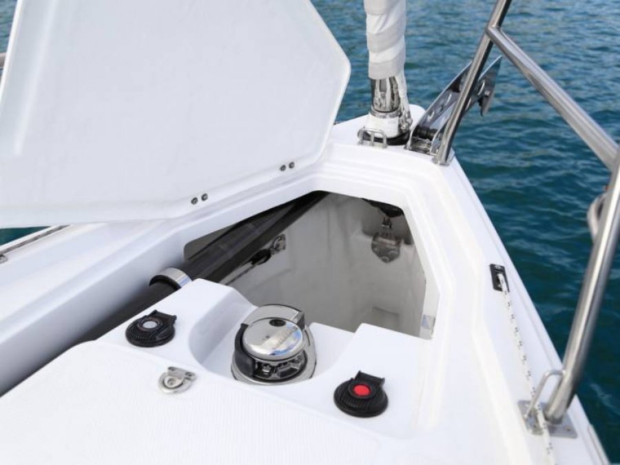 ELAN MOTORYACHTS E3 - 15