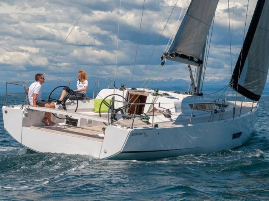 ELAN MOTORYACHTS E5 - 2