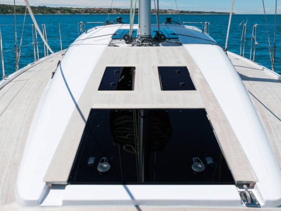 ELAN MOTORYACHTS E5 - 5