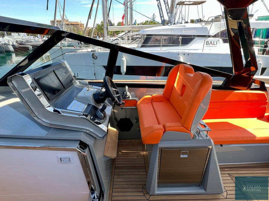 EVO YACHTS R4 - 18
