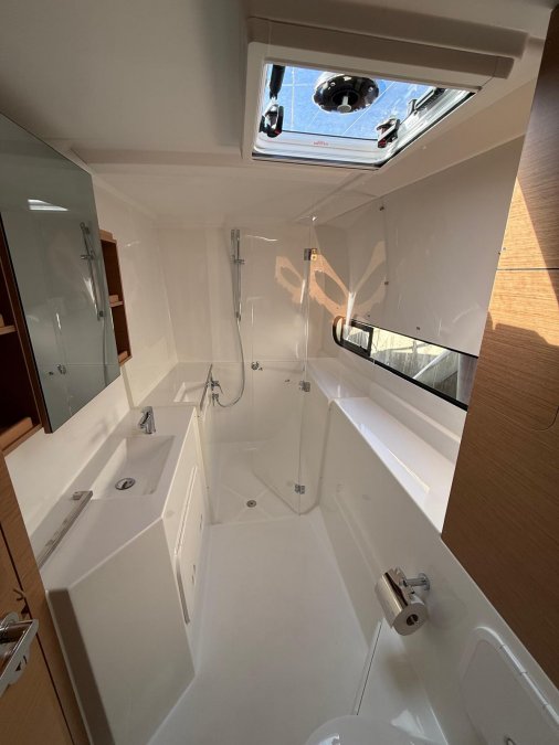 EXCESS CATAMARANS 11 - 18