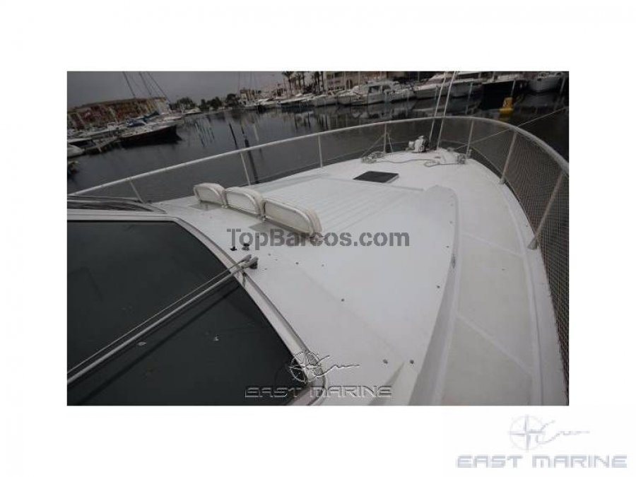 Ferretti Altura 52