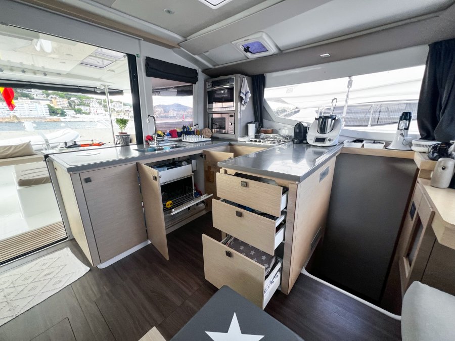 FOUNTAINE PAJOT HELIA 44 MAESTRO - 24