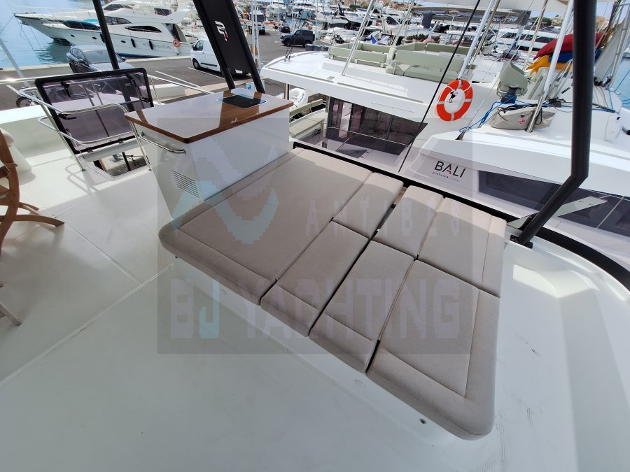 FOUNTAINE PAJOT MY 6 - 14