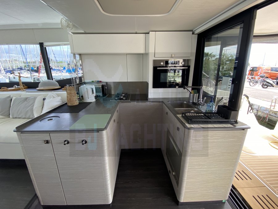 FOUNTAINE PAJOT MY 6 - 17