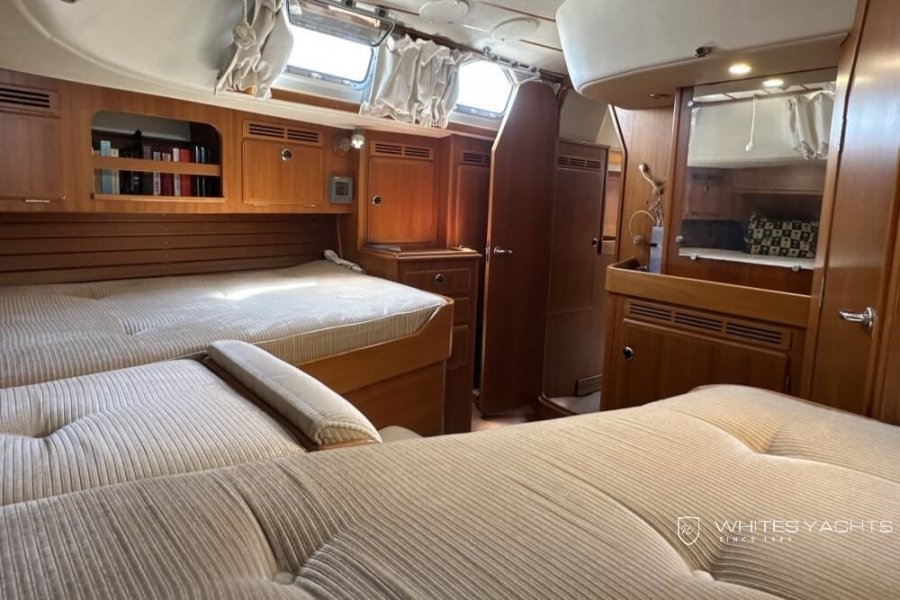 HALLBERG RASSY 43 - 27