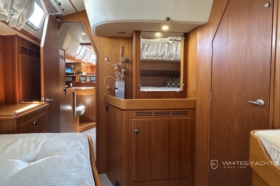 HALLBERG RASSY 43 - 28