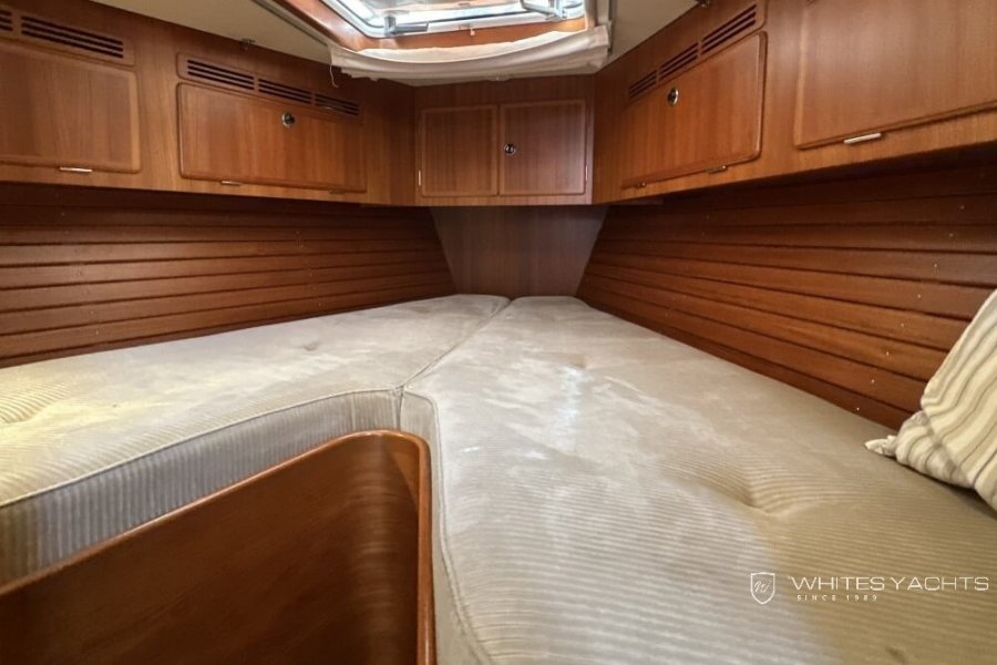 HALLBERG RASSY 43 - 32