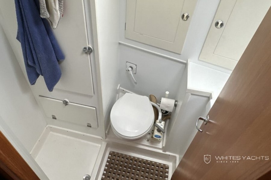 HALLBERG RASSY 43 - 33