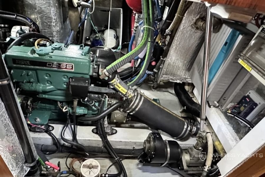 HALLBERG RASSY 43 - 34