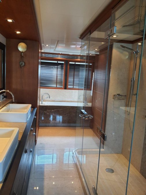 HEESEN 458 GT - 24