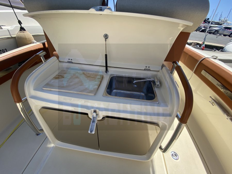 INVICTUS 270 FX - 7