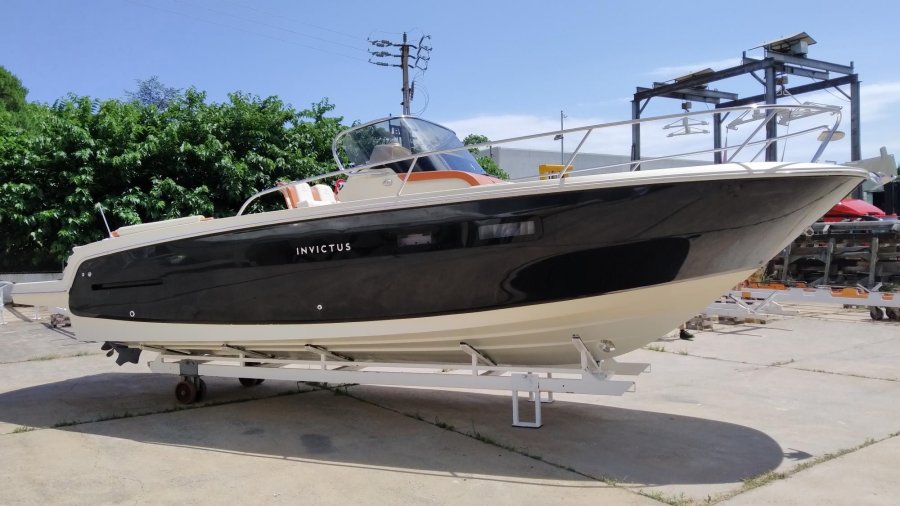 Invictus 280 CX