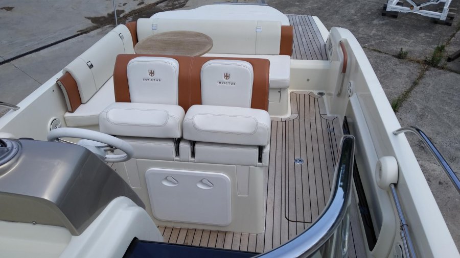 INVICTUS 280 CX - 16