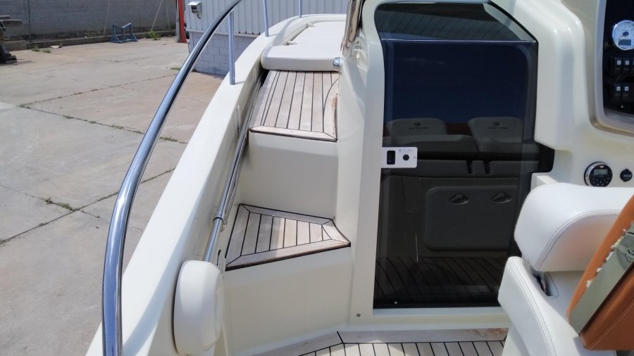 INVICTUS 280 CX - 21