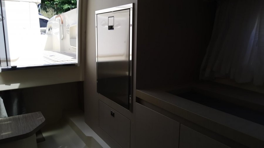 INVICTUS 280 CX - 31