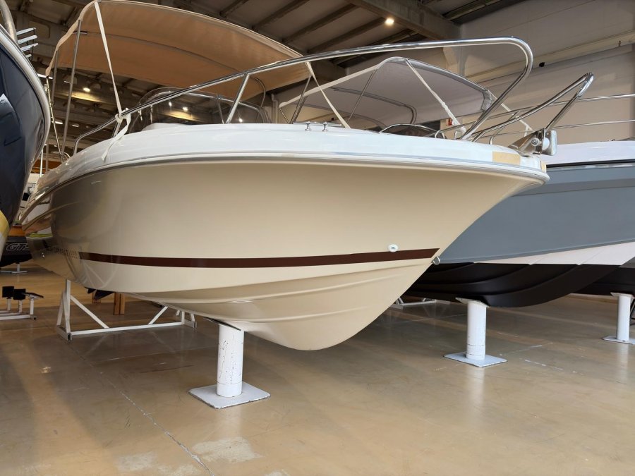 JEANNEAU CAP CAMARAT 635 STYLE - 2