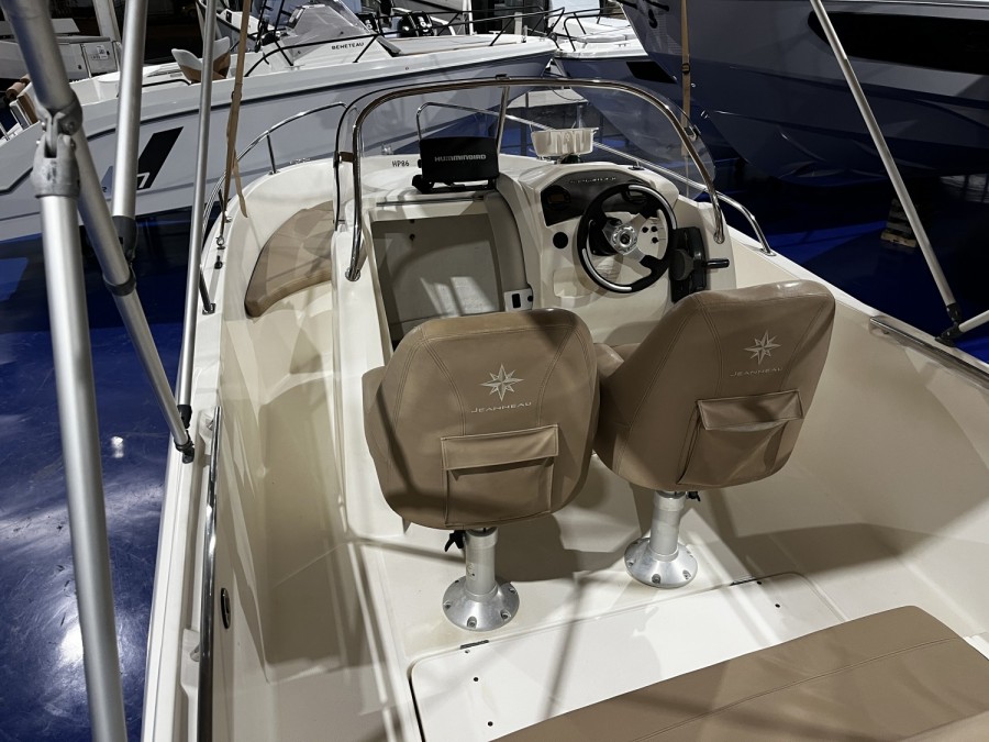 JEANNEAU CAP CAMARAT 6.5 CC - 4
