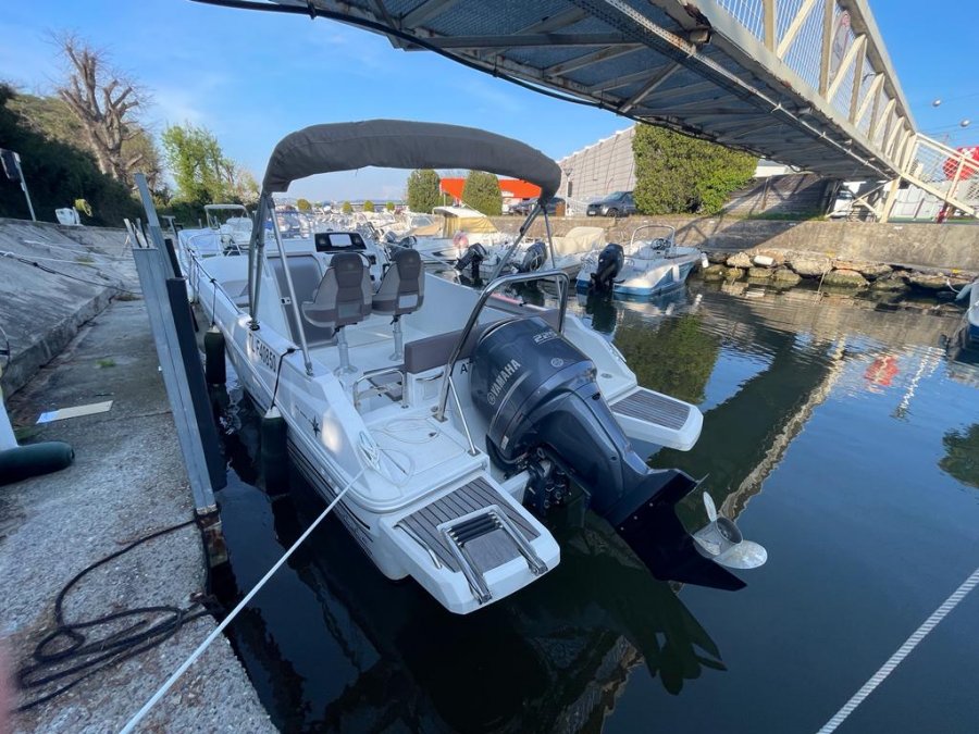 Jeanneau Cap Camarat 7.5 CC Serie 2