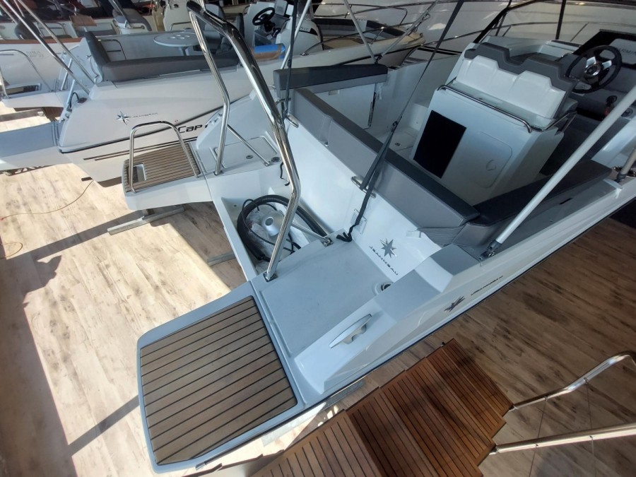 JEANNEAU CAP CAMARAT 7.5 WA SERIE 3 - 4