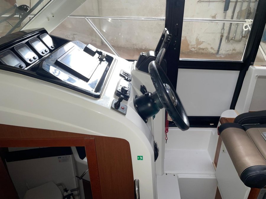 JEANNEAU MERRY FISHER 855 - 6
