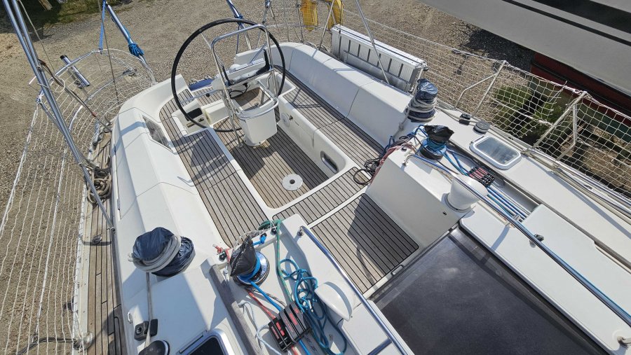 JEANNEAU SUN ODYSSEY 42.1 - 9