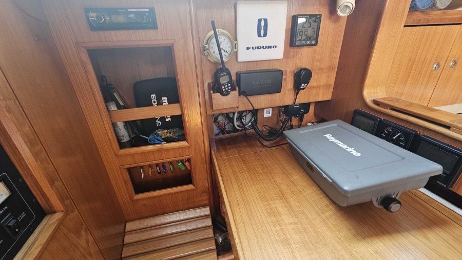 JEANNEAU SUN ODYSSEY 42.1 - 11