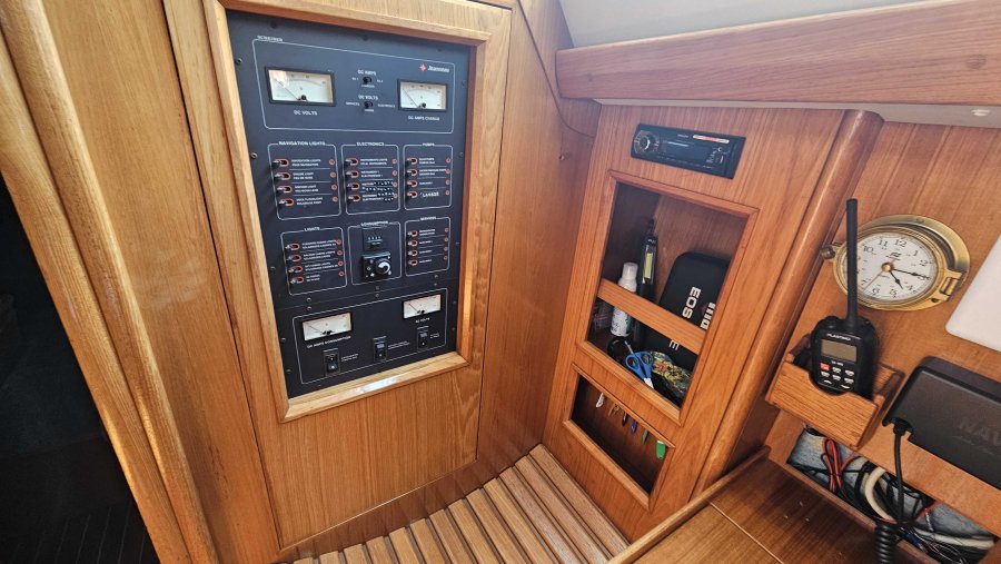 JEANNEAU SUN ODYSSEY 42.1 - 15