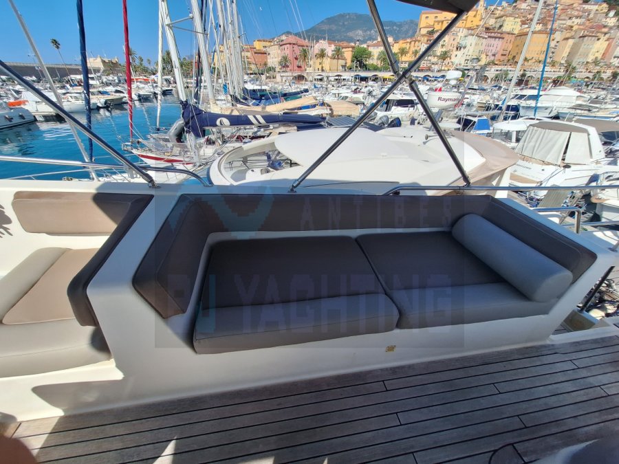 MAINSHIP 400 TRAWLER - 11
