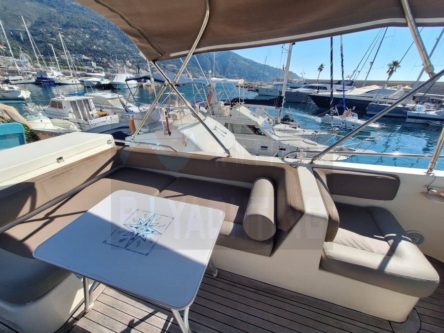MAINSHIP 400 TRAWLER - 12
