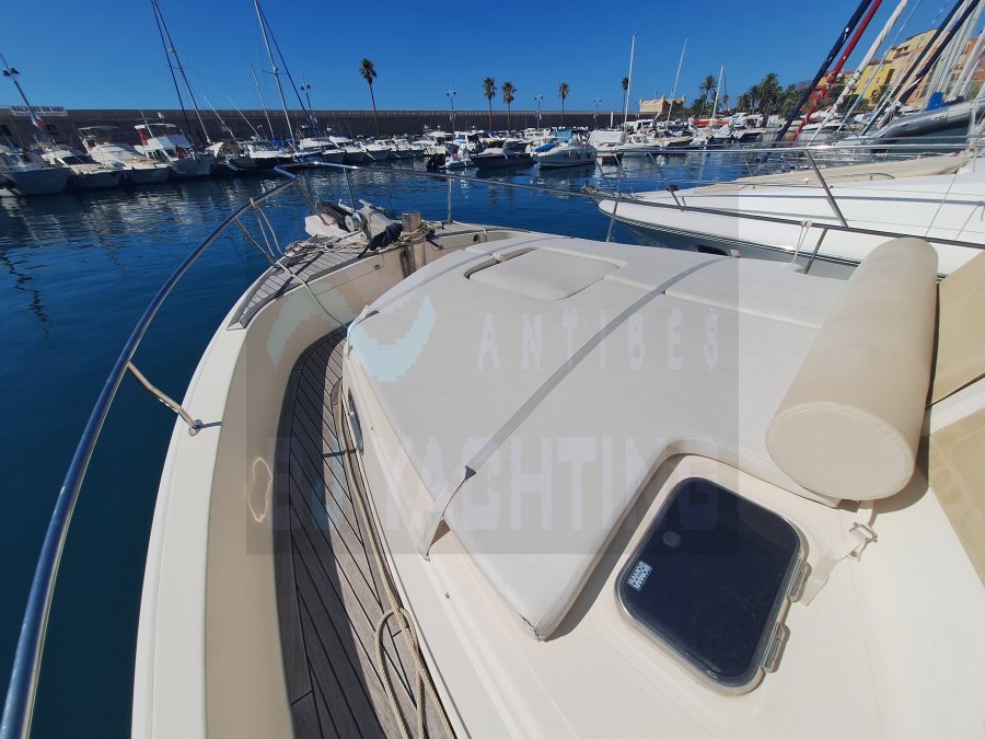 MAINSHIP 400 TRAWLER - 18
