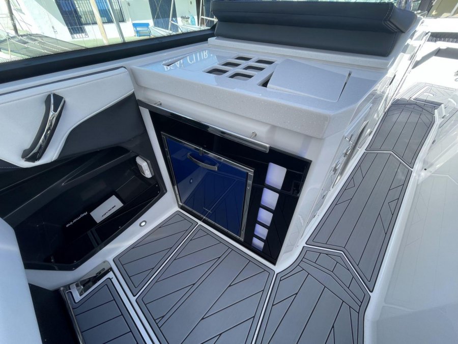 MONTEREY 378 SS - 20