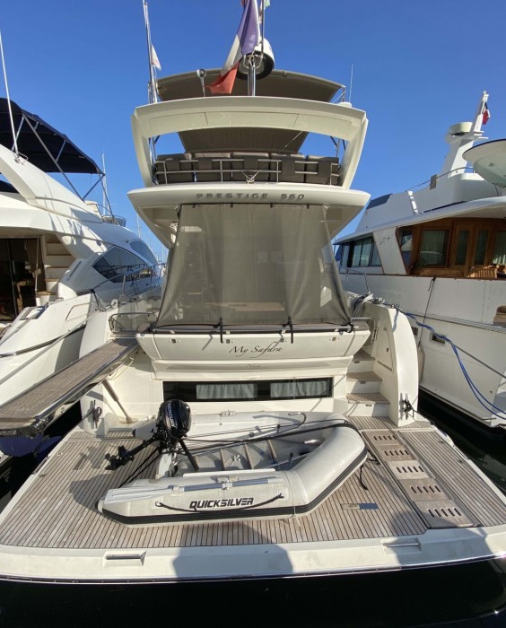 Prestige Yachts 560 Fly