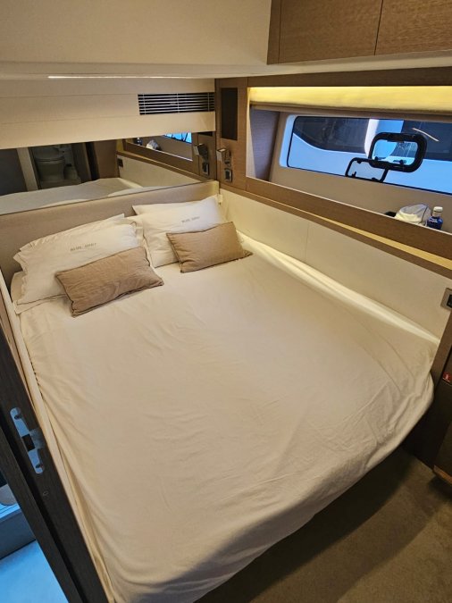 PRESTIGE YACHTS 590 FLY - 13