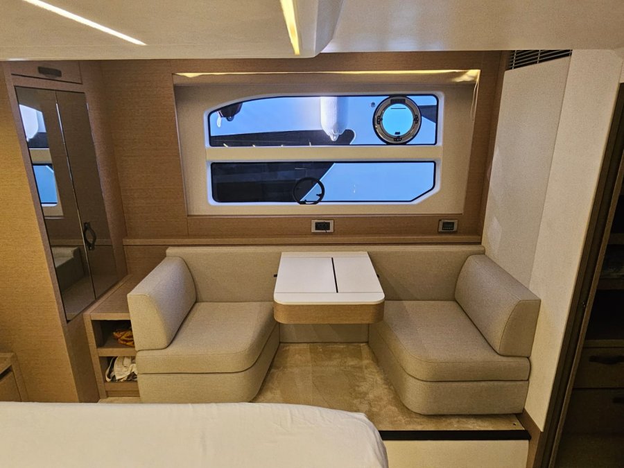 PRESTIGE YACHTS 590 FLY - 18