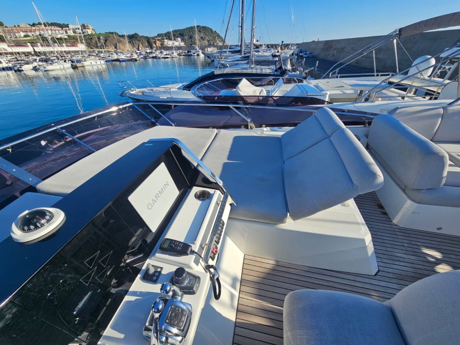 PRESTIGE YACHTS 590 FLY - 34