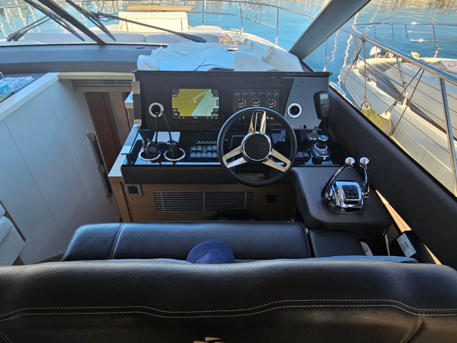 PRESTIGE YACHTS 590 FLY - 36