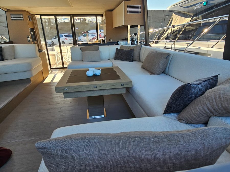 PRESTIGE YACHTS 590 FLY - 38
