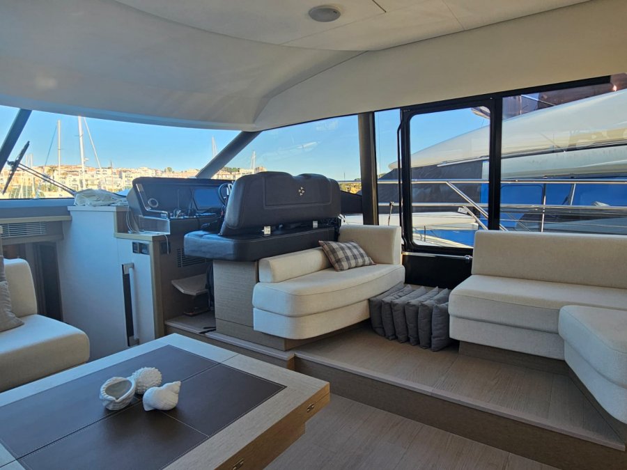 PRESTIGE YACHTS 590 FLY - 42