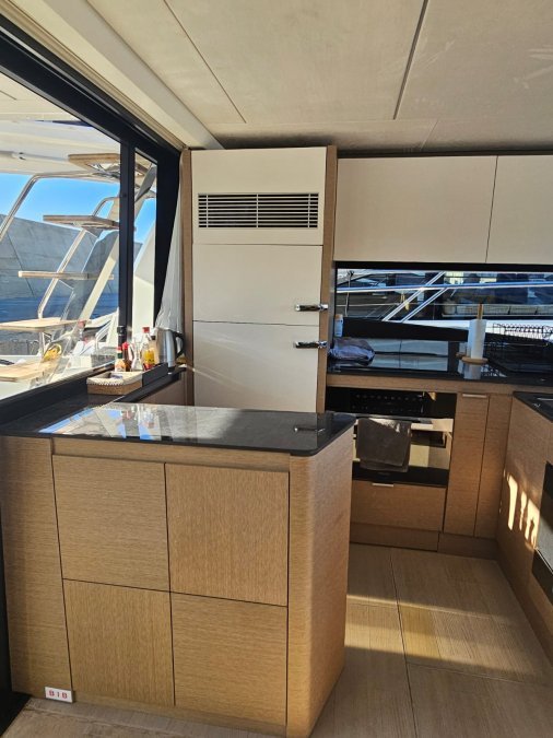 PRESTIGE YACHTS 590 FLY - 43