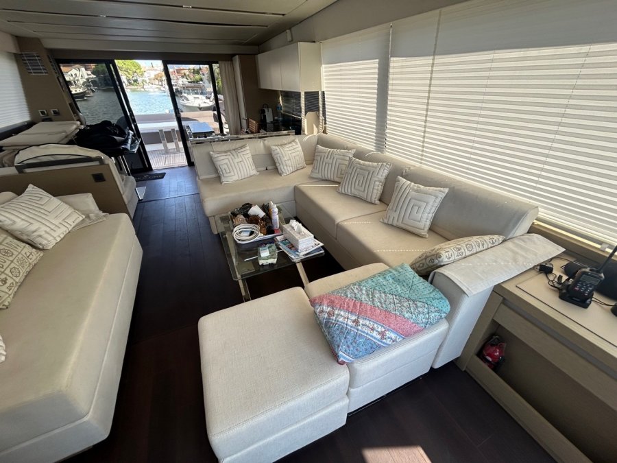 PRESTIGE YACHTS 680 S - 6