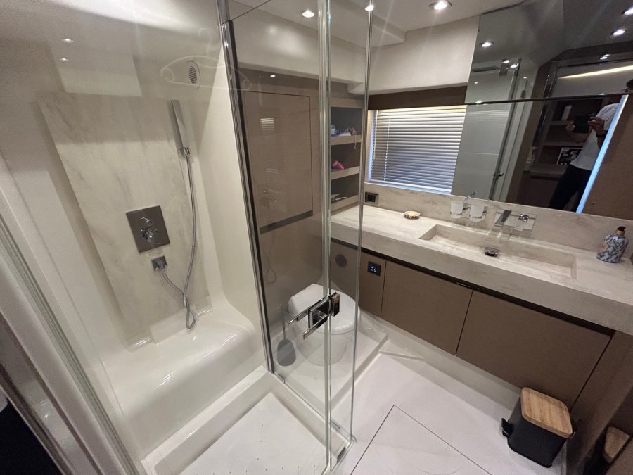 PRESTIGE YACHTS 680 S - 12