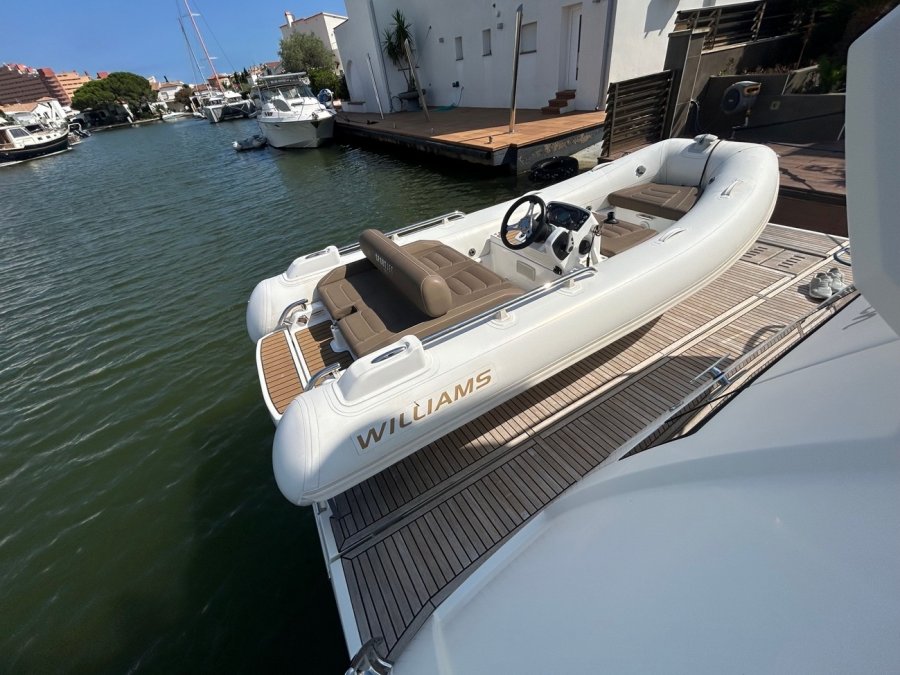 PRESTIGE YACHTS 680 S - 26