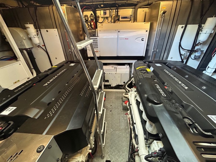 PRESTIGE YACHTS 680 S - 30