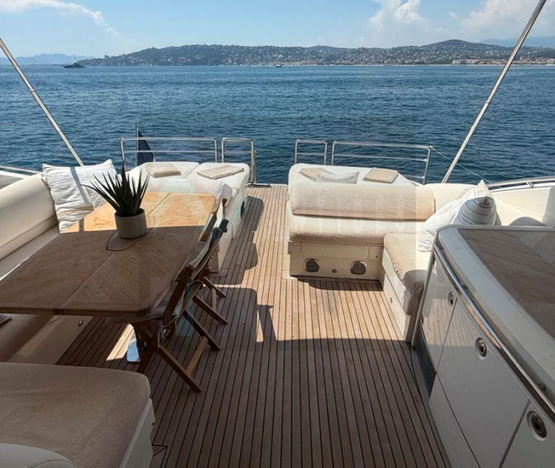 PRINCESS V70 - 4