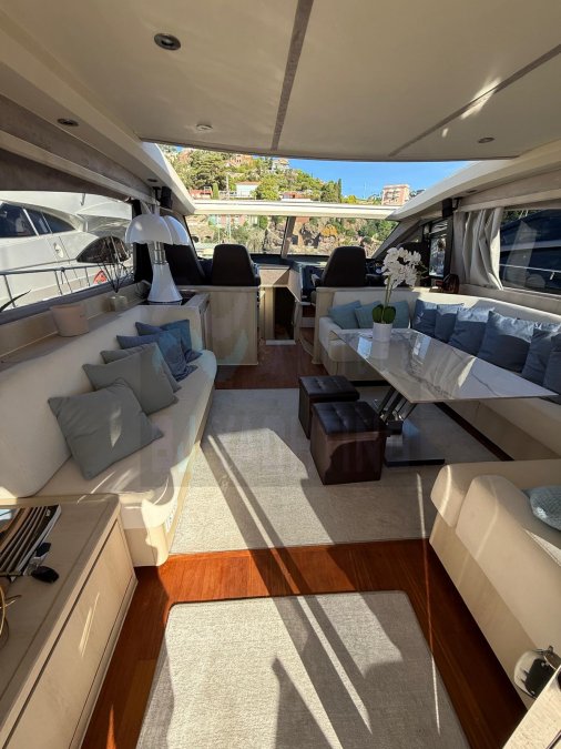 PRINCESS V70 - 6